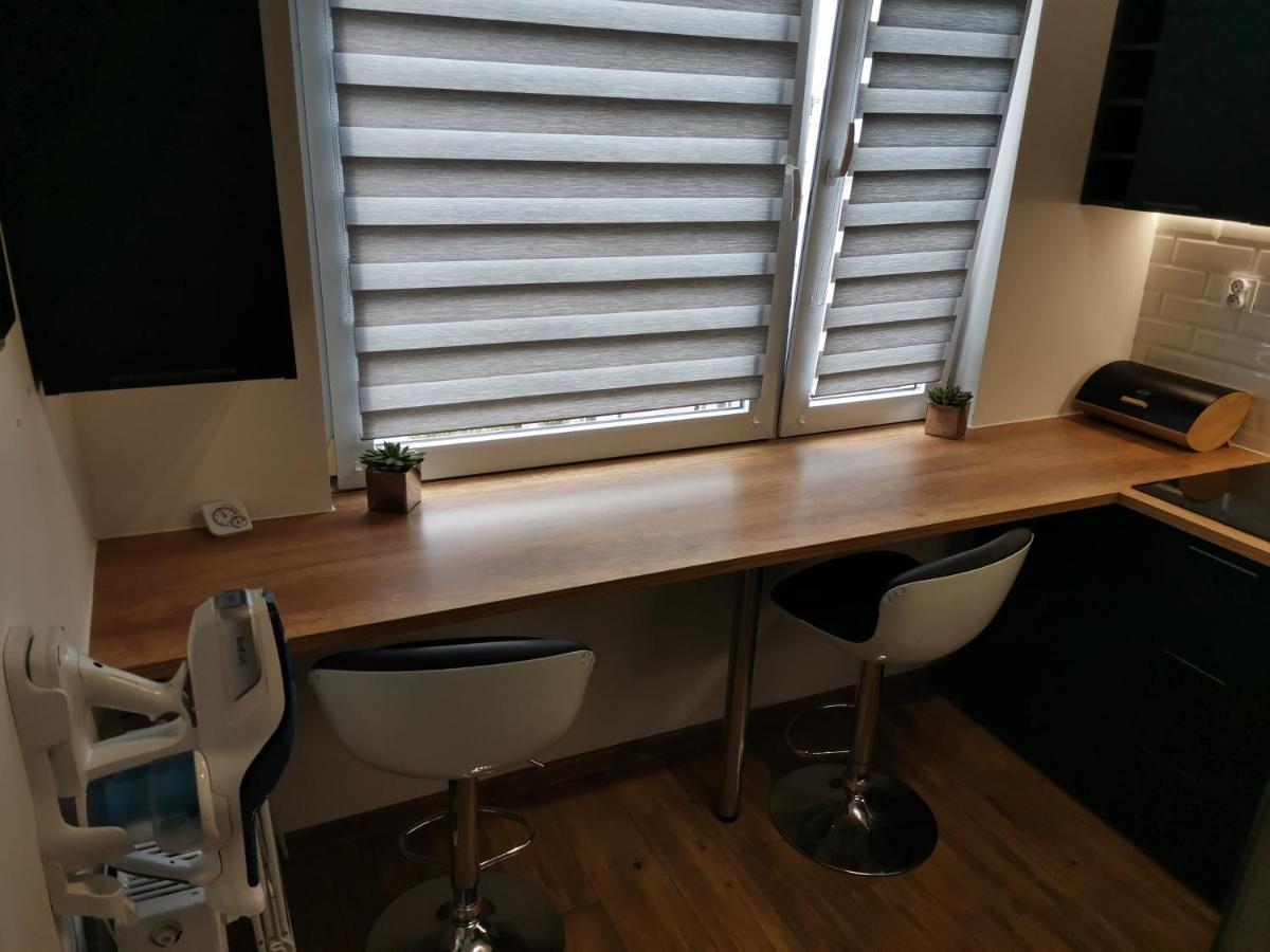 Przytulny Apartament W Wiezowcu - Centrum Miasta Podwislocze 38 เชชูฟ ภายนอก รูปภาพ