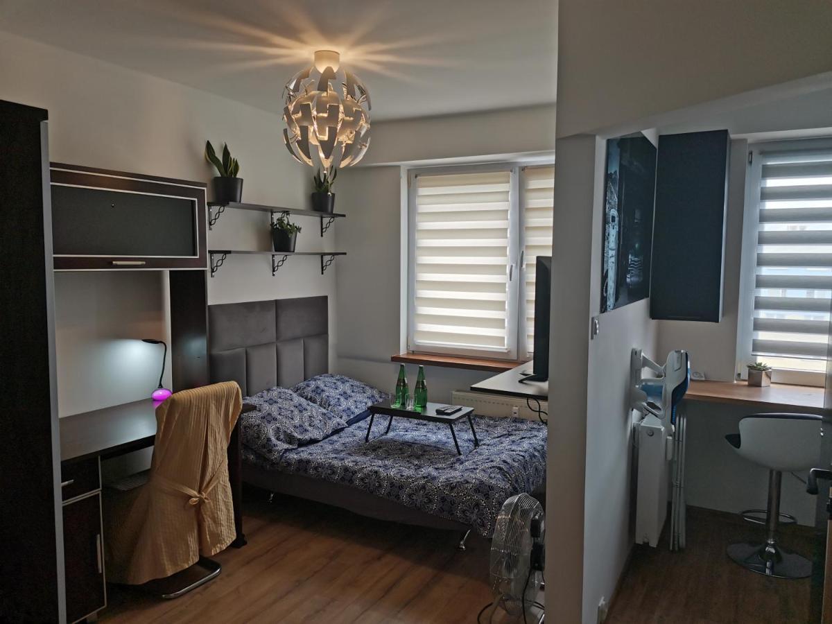 Przytulny Apartament W Wiezowcu - Centrum Miasta Podwislocze 38 เชชูฟ ภายนอก รูปภาพ