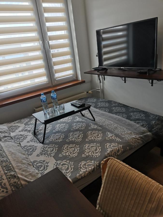 Przytulny Apartament W Wiezowcu - Centrum Miasta Podwislocze 38 เชชูฟ ภายนอก รูปภาพ